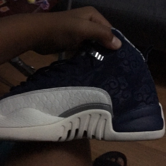 Jordan 12 - Picture 3 of 4
